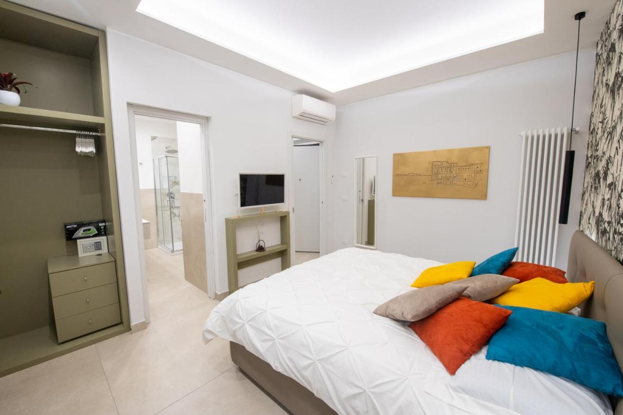 Napoli City Center - Appartamenti E Camere Екстер'єр фото