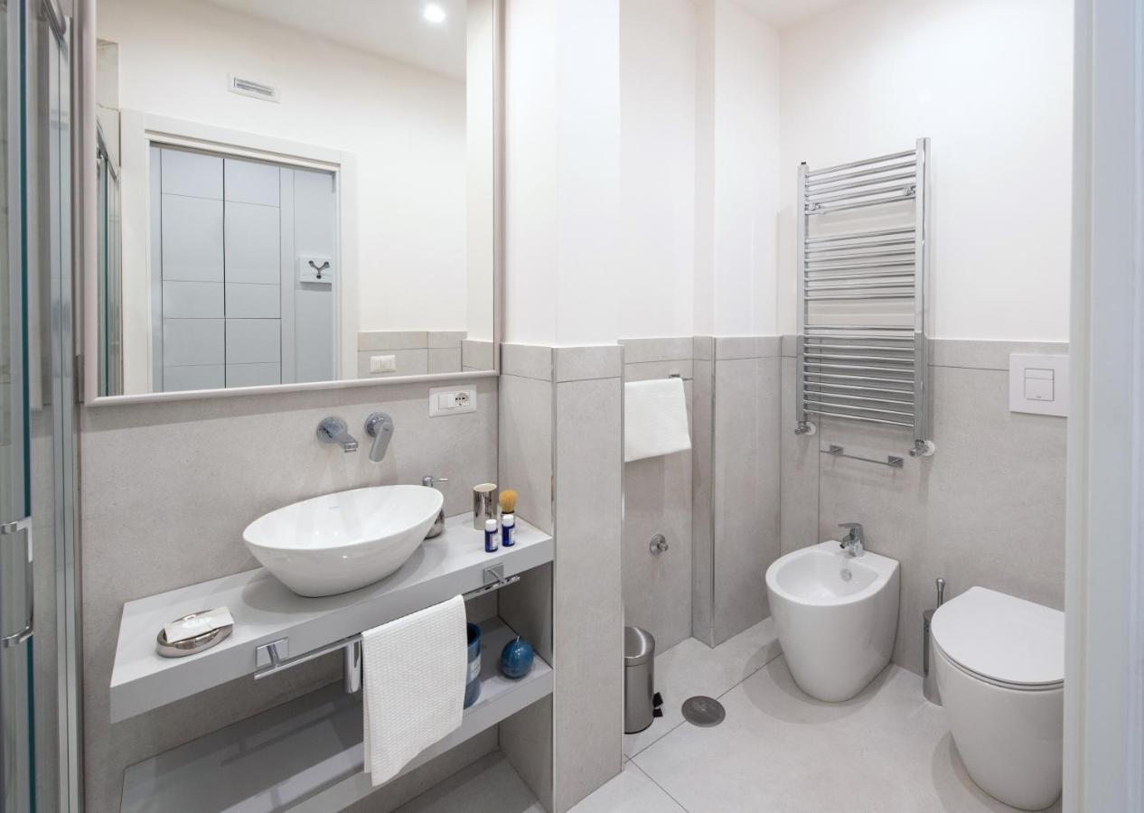 Napoli City Center - Appartamenti E Camere Екстер'єр фото
