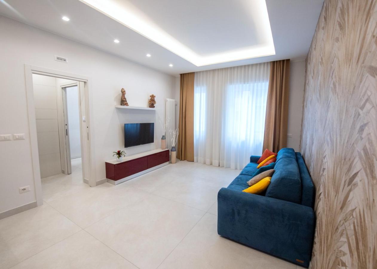 Napoli City Center - Appartamenti E Camere Екстер'єр фото