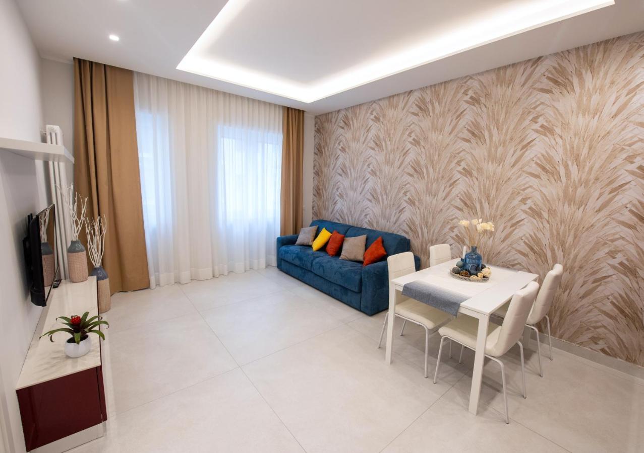 Napoli City Center - Appartamenti E Camere Екстер'єр фото