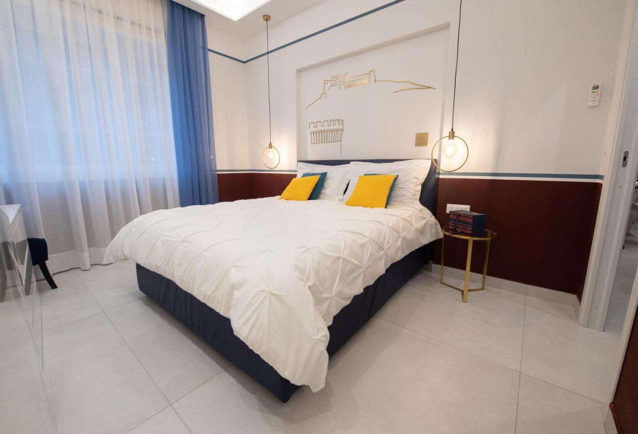Napoli City Center - Appartamenti E Camere Екстер'єр фото