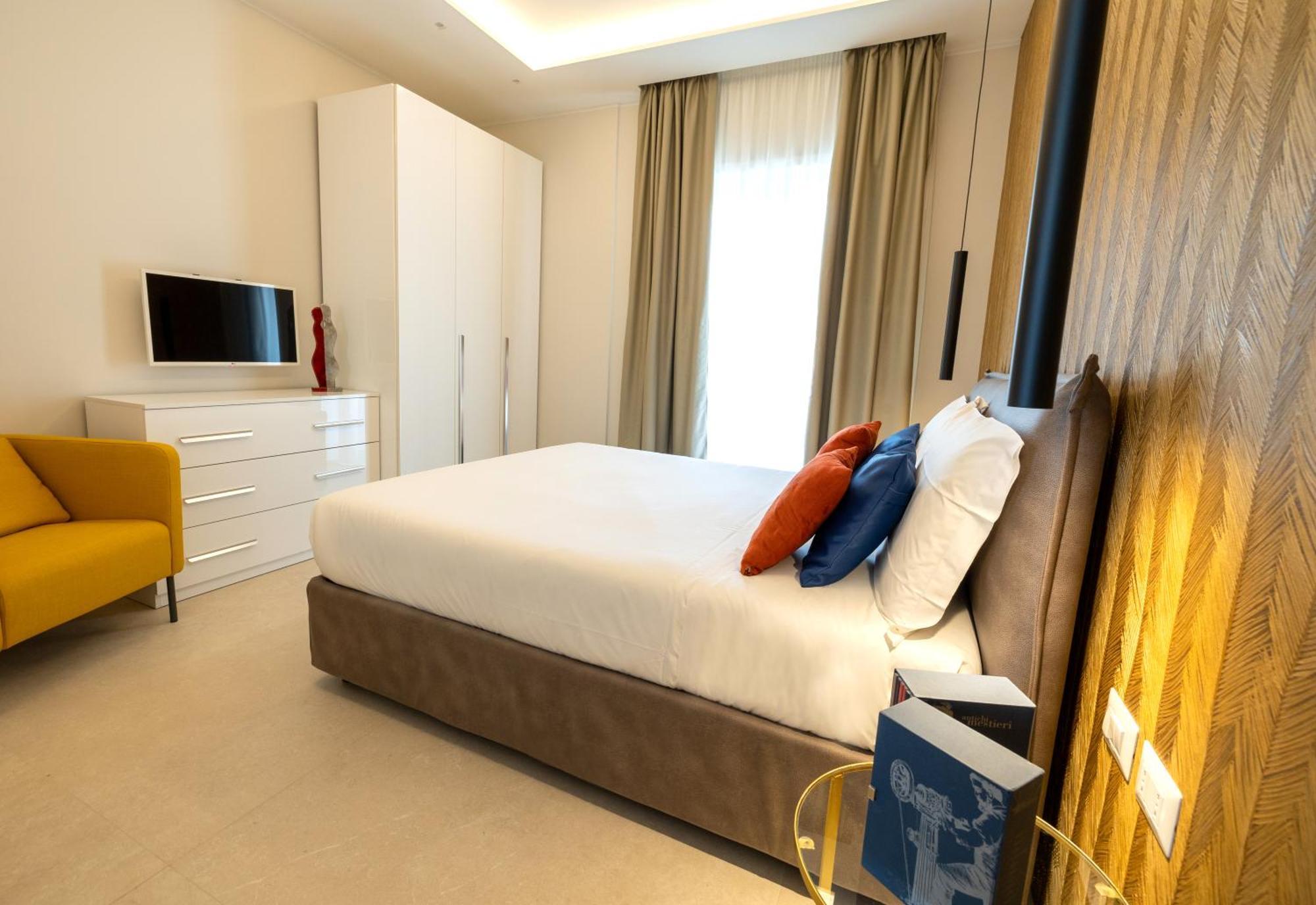Napoli City Center - Appartamenti E Camere Екстер'єр фото